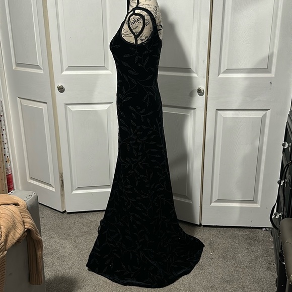 Women's Long Black Embelished Alexia Admor Formal Dress - Picture 7 of 13